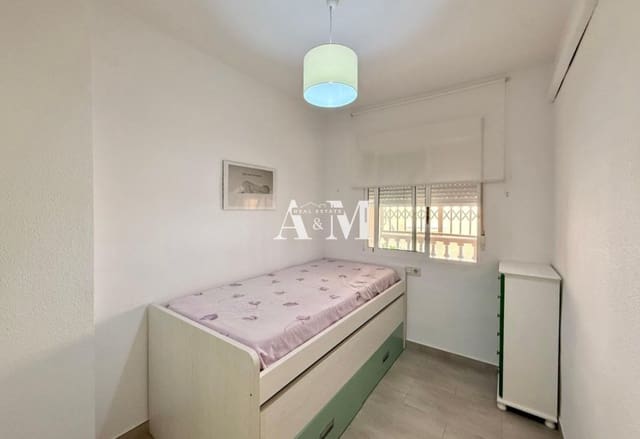 Apartamento de 2 habitaciones en Las Viñas, Guardamar del Segura en alquiler - 750 € (Ref: 10095686)