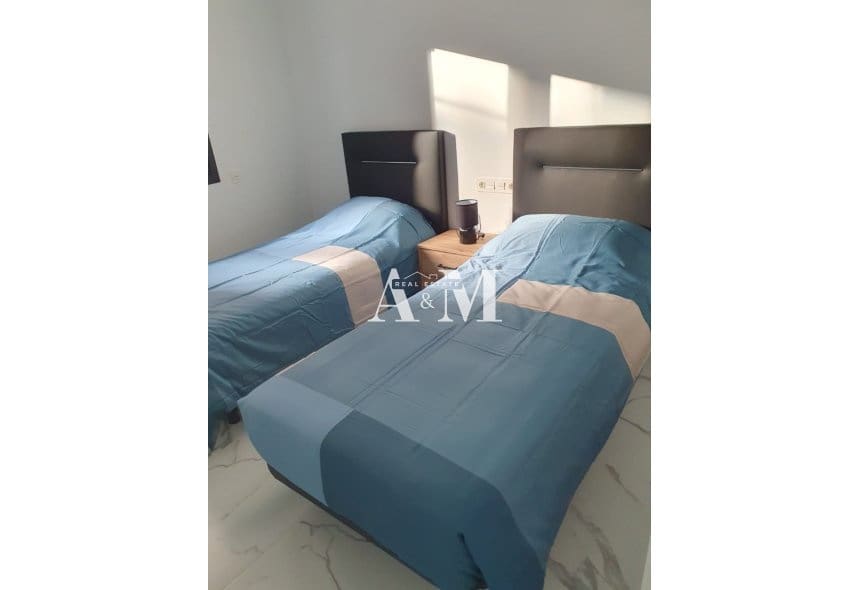 2 bedroom Apartment for rent in Torrevieja with pool - € 1,250 (Ref: 10095687)