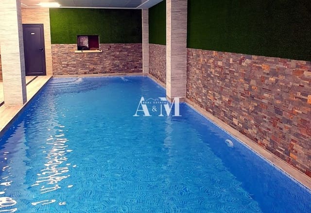 2 bedroom Apartment for rent in Centro, Torrevieja with pool - € 1,250 (Ref: 10095687)