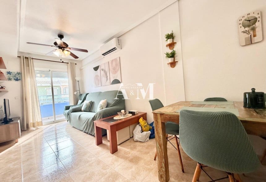 2 slaapkamer Appartement te huur in Torrevieja - € 650 (Ref: 10095688)