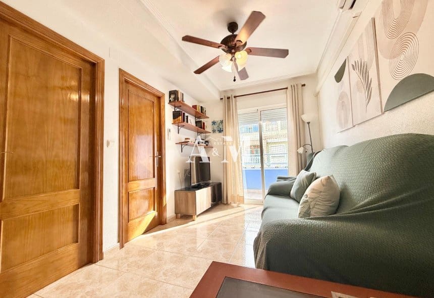 2 slaapkamer Appartement te huur in Torrevieja - € 650 (Ref: 10095688)