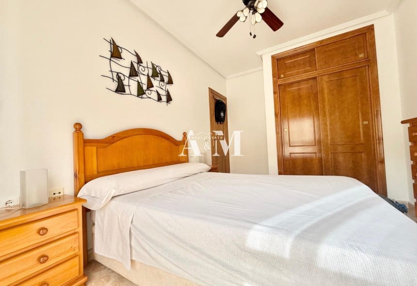 2 slaapkamer Appartement te huur in Torrevieja - € 650 (Ref: 10095688)