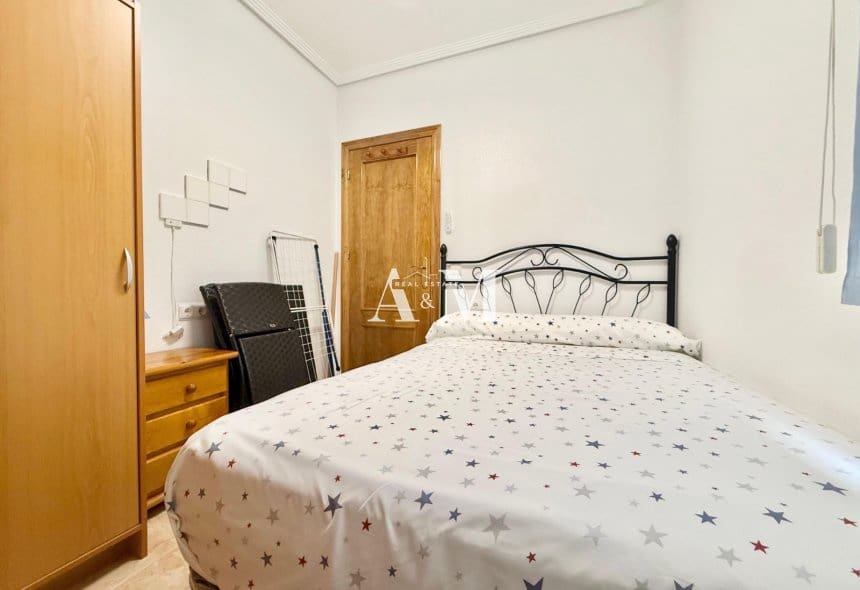 2 slaapkamer Appartement te huur in Torrevieja - € 650 (Ref: 10095688)