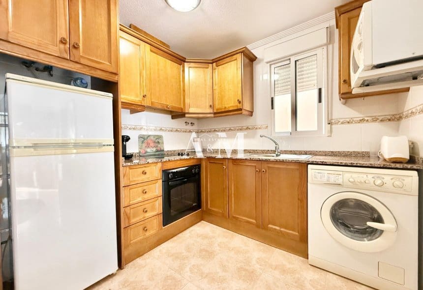 2 slaapkamer Appartement te huur in Torrevieja - € 650 (Ref: 10095688)