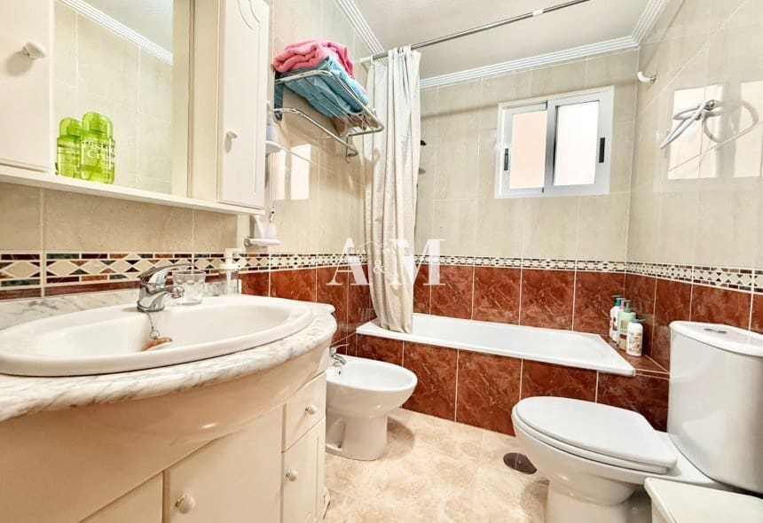 2 slaapkamer Appartement te huur in Torrevieja - € 650 (Ref: 10095688)