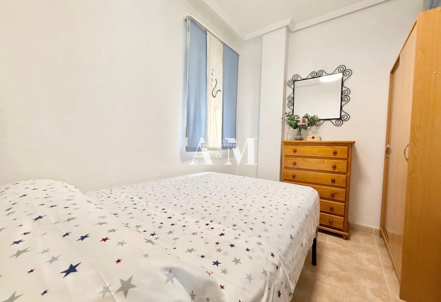 2 slaapkamer Appartement te huur in Torrevieja - € 650 (Ref: 10095688)