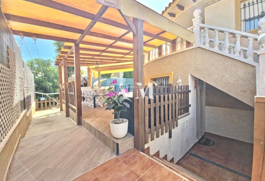 3 quarto Moradia para arrendar em Orihuela Costa com piscina - 1 400 € (Ref: 10095689)