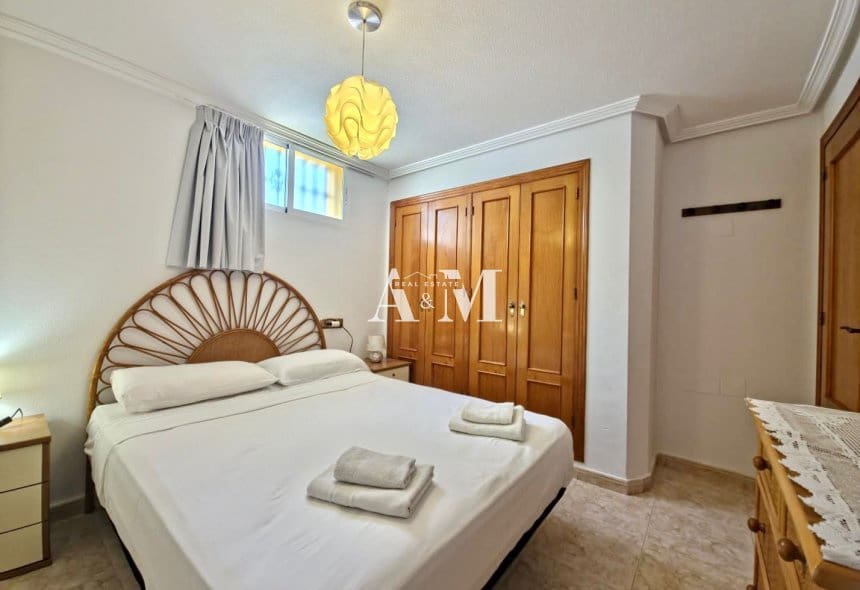 3 quarto Moradia para arrendar em Orihuela Costa com piscina - 1 400 € (Ref: 10095689)