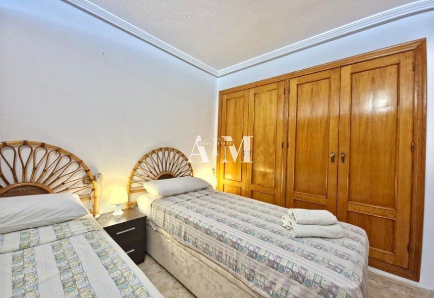 3 quarto Moradia para arrendar em Orihuela Costa com piscina - 1 400 € (Ref: 10095689)