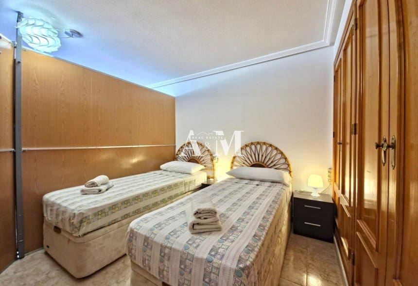 3 quarto Moradia para arrendar em Orihuela Costa com piscina - 1 400 € (Ref: 10095689)