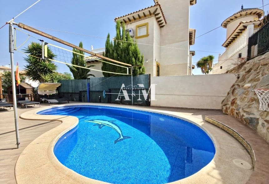 3 quarto Moradia para arrendar em Orihuela Costa com piscina - 1 400 € (Ref: 10095689)