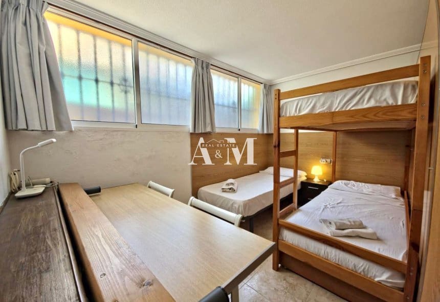 3 quarto Moradia para arrendar em Orihuela Costa com piscina - 1 400 € (Ref: 10095689)
