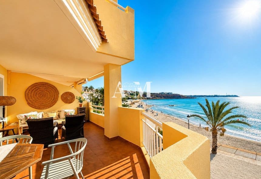 4 Zimmer Strandapartment zu vermieten in Dehesa de Campoamor mit Pool Garage - 1.300 € (Ref: 10095692)