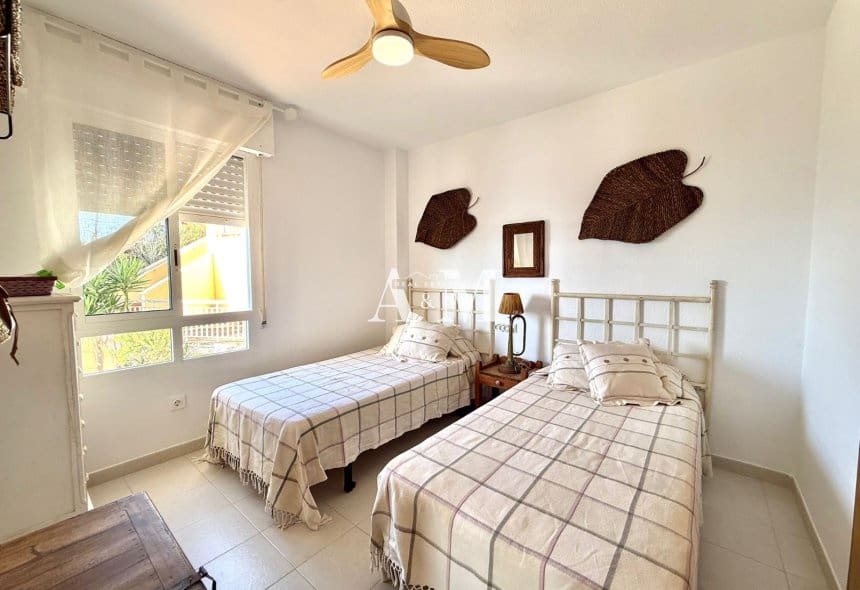 4 Zimmer Strandapartment zu vermieten in Dehesa de Campoamor mit Pool Garage - 1.300 € (Ref: 10095692)