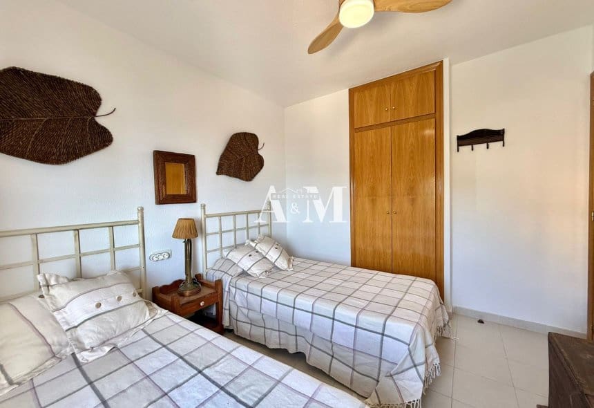 4 Zimmer Strandapartment zu vermieten in Dehesa de Campoamor mit Pool Garage - 1.300 € (Ref: 10095692)