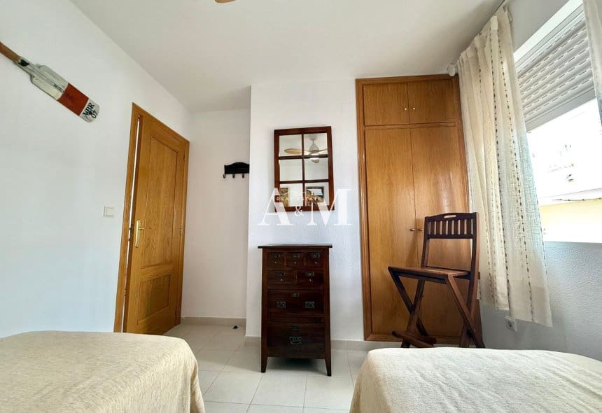 4 Zimmer Strandapartment zu vermieten in Dehesa de Campoamor mit Pool Garage - 1.300 € (Ref: 10095692)