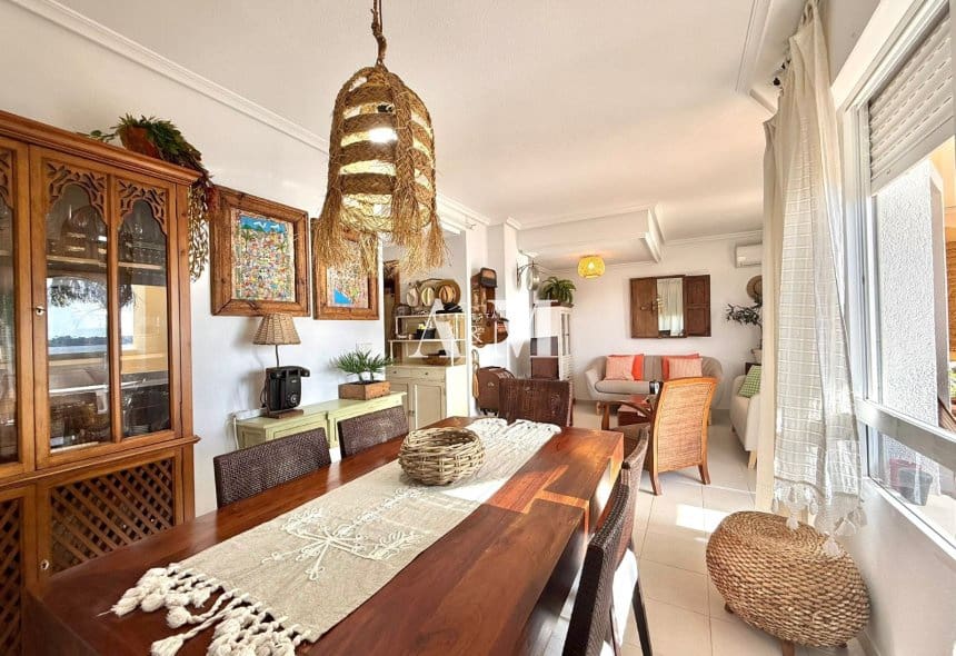 4 Zimmer Strandapartment zu vermieten in Dehesa de Campoamor mit Pool Garage - 1.300 € (Ref: 10095692)