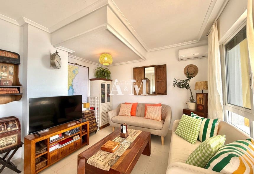 4 Zimmer Strandapartment zu vermieten in Dehesa de Campoamor mit Pool Garage - 1.300 € (Ref: 10095692)