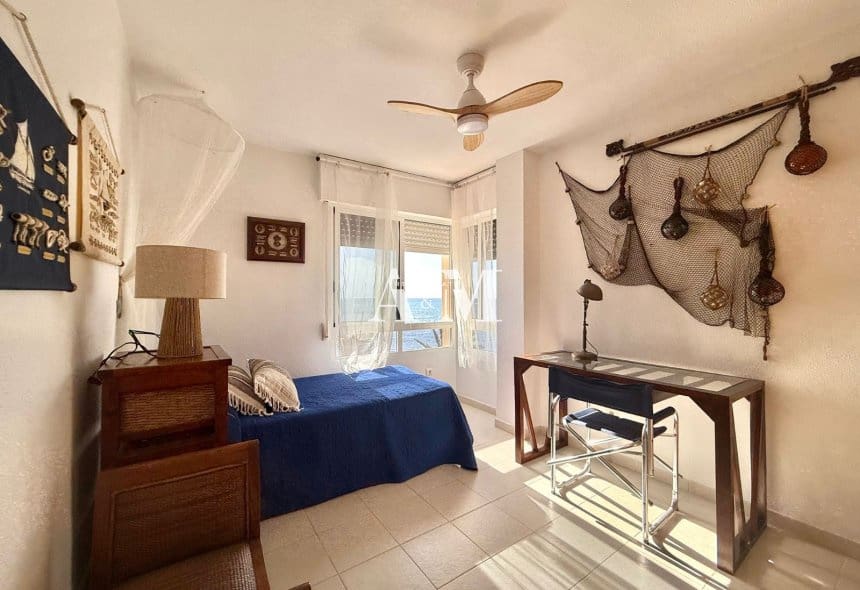 4 Zimmer Strandapartment zu vermieten in Dehesa de Campoamor mit Pool Garage - 1.300 € (Ref: 10095692)