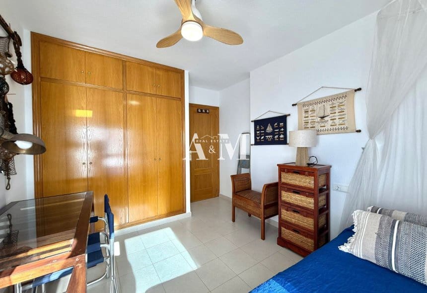 4 Zimmer Strandapartment zu vermieten in Dehesa de Campoamor mit Pool Garage - 1.300 € (Ref: 10095692)