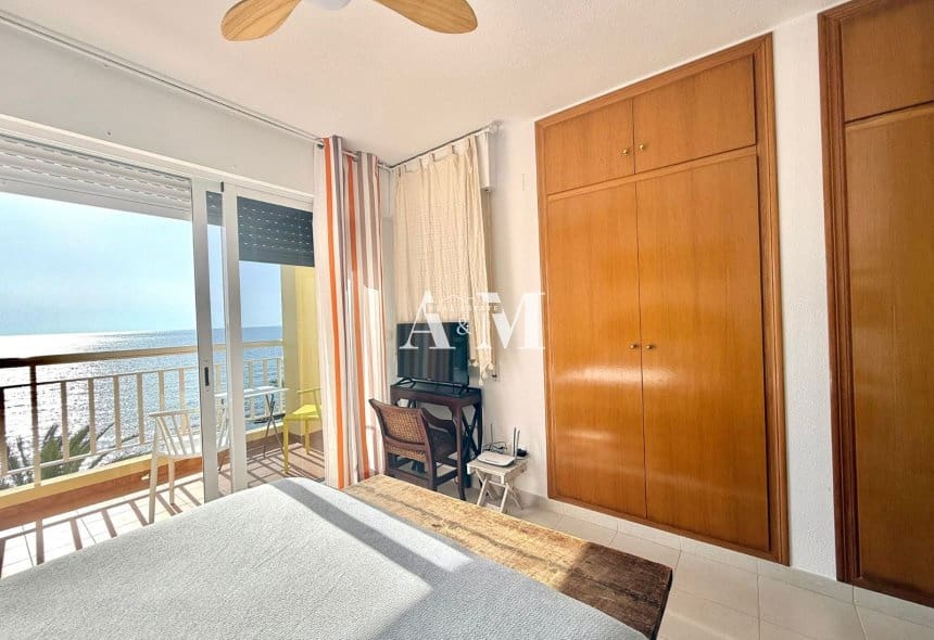 4 Zimmer Strandapartment zu vermieten in Dehesa de Campoamor mit Pool Garage - 1.300 € (Ref: 10095692)