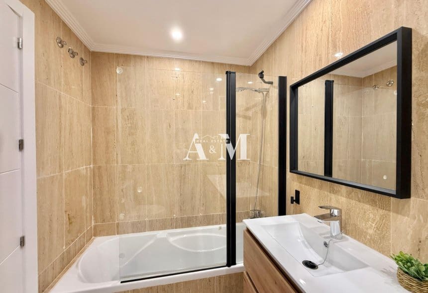 2 quarto Apartamento para arrendar em Los Alcazares com piscina garagem - 1 100 € (Ref: 10095693)