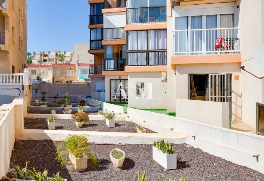 2 makuuhuone Ranta-asunto vuokrattavana paikassa La Mata - 950 € (Ref: 10095694)