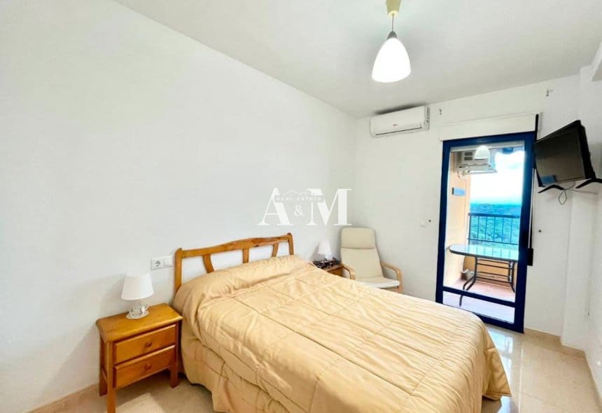 2 quarto Apartamento para arrendar em Dehesa de Campoamor com piscina - 750 € (Ref: 10095695)
