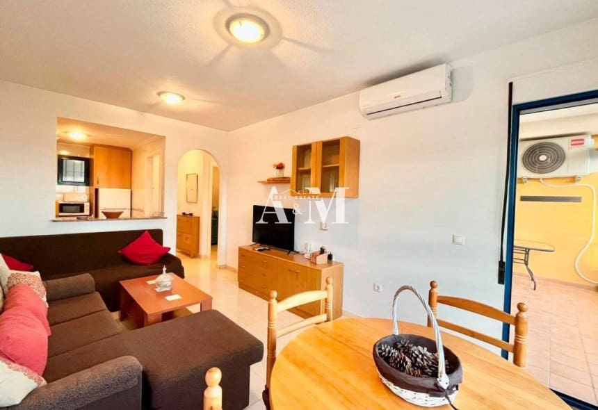 2 quarto Apartamento para arrendar em Dehesa de Campoamor com piscina - 750 € (Ref: 10095695)