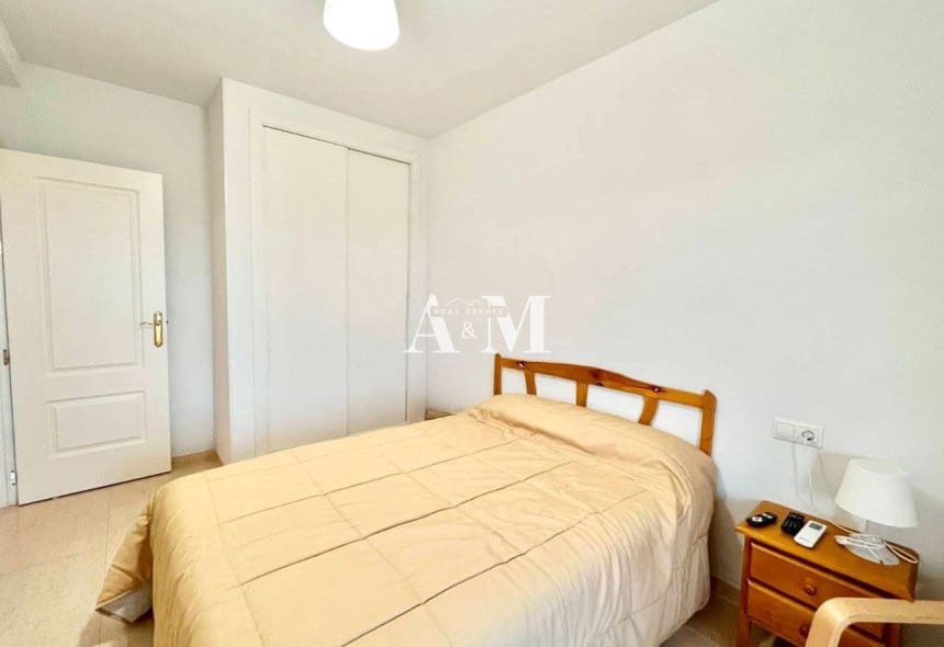 2 quarto Apartamento para arrendar em Dehesa de Campoamor com piscina - 750 € (Ref: 10095695)