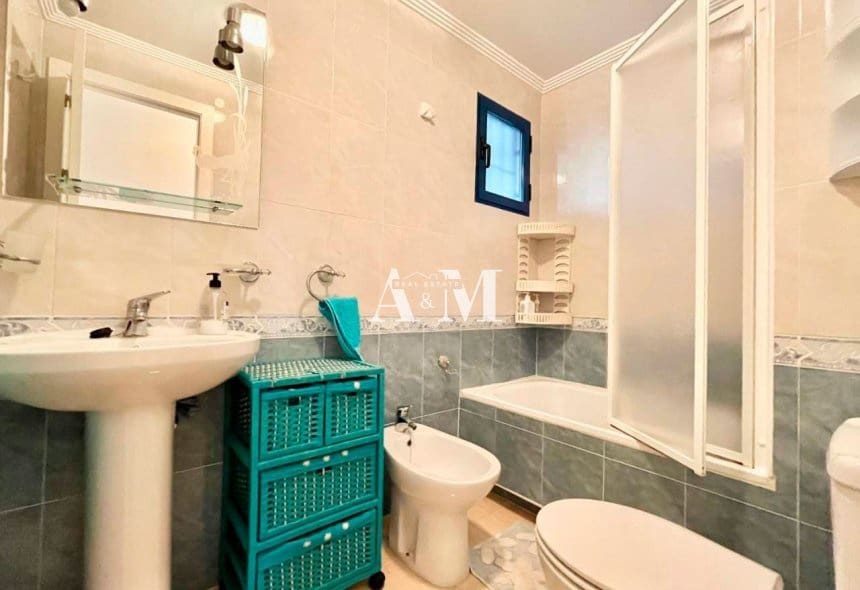 2 quarto Apartamento para arrendar em Dehesa de Campoamor com piscina - 750 € (Ref: 10095695)