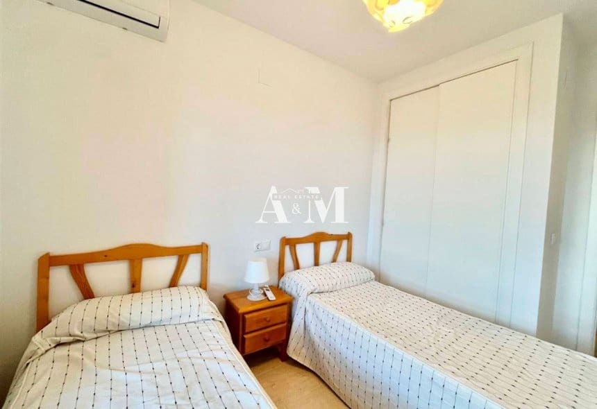 2 quarto Apartamento para arrendar em Dehesa de Campoamor com piscina - 750 € (Ref: 10095695)
