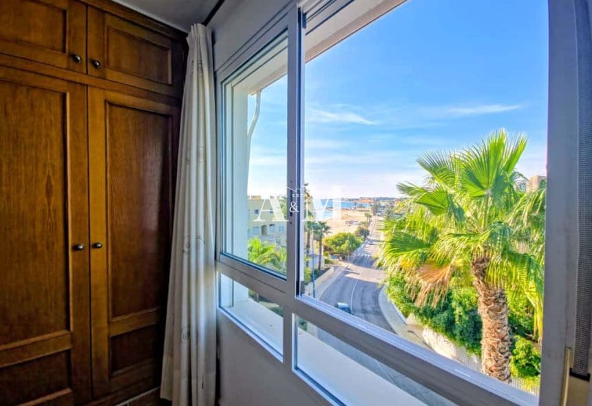 3 sypialnia Penthouse do wynajęcia w Dehesa de Campoamor z basenem garażem - 900 € (Ref: 10095696)