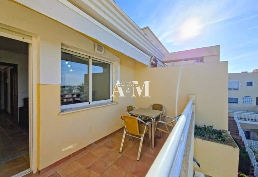 3 sypialnia Penthouse do wynajęcia w Dehesa de Campoamor z basenem garażem - 900 € (Ref: 10095696)