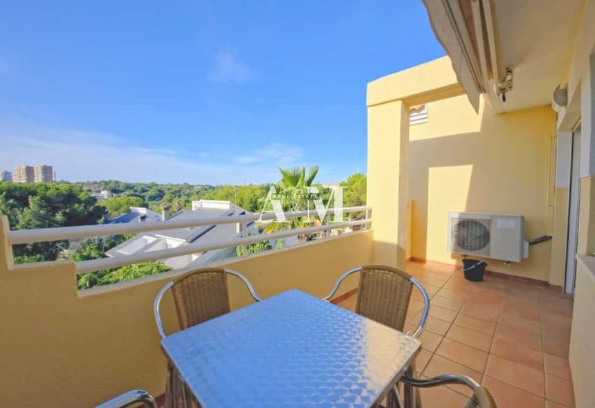 3 sypialnia Penthouse do wynajęcia w Dehesa de Campoamor z basenem garażem - 900 € (Ref: 10095696)