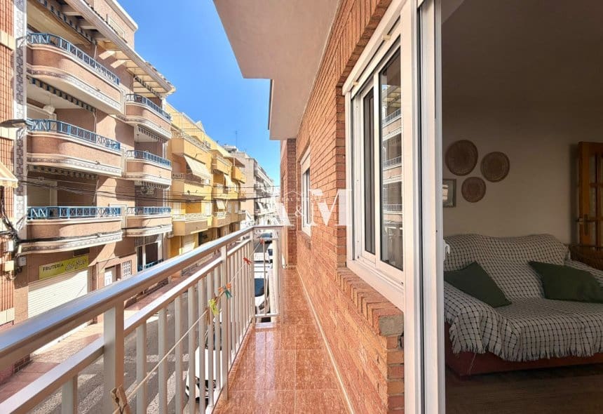 3 soveværelse Strandlejlighed til leje i Torrevieja - € 900 (Ref: 10095698)