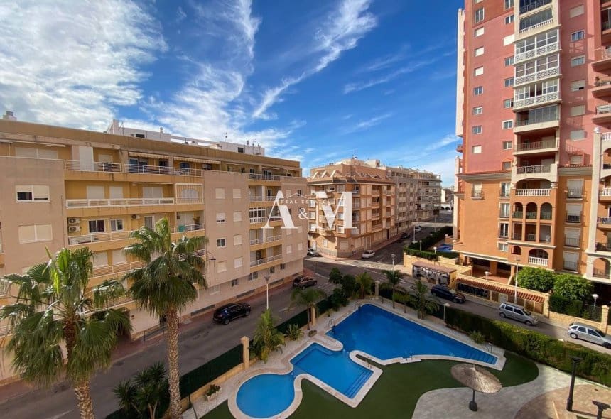2 quarto Apartamento de Praia para arrendar em Torrevieja com piscina - 1 000 € (Ref: 10095700)