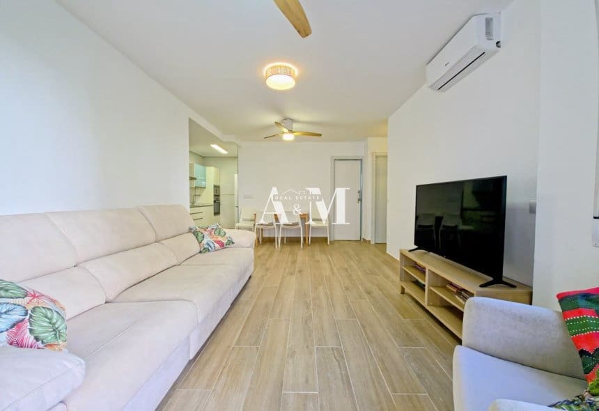 3 Zimmer Strandapartment zu vermieten in Playa Flamenca mit Pool - 1.200 € (Ref: 10095701)