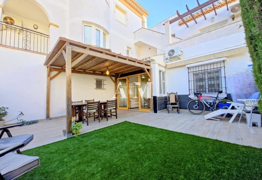 3 Zimmer Strandapartment zu vermieten in Playa Flamenca mit Pool - 1.200 € (Ref: 10095701)