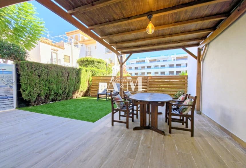 3 Zimmer Strandapartment zu vermieten in Playa Flamenca mit Pool - 1.200 € (Ref: 10095701)