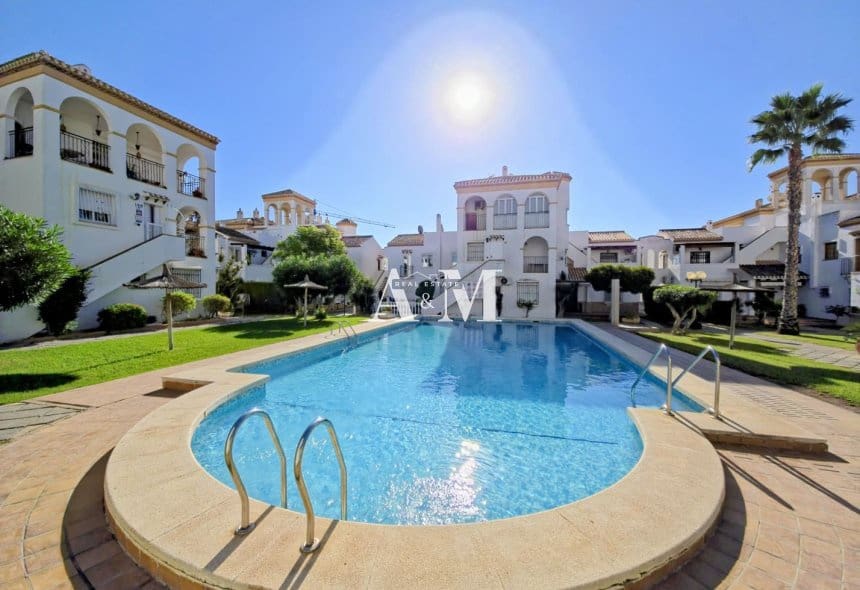 3 Zimmer Strandapartment zu vermieten in Playa Flamenca mit Pool - 1.200 € (Ref: 10095701)