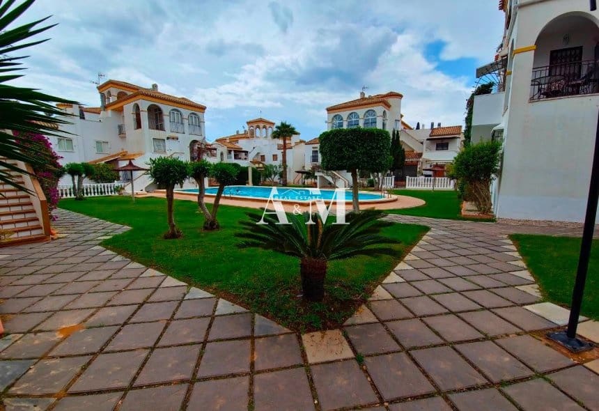 3 Zimmer Strandapartment zu vermieten in Playa Flamenca mit Pool - 1.200 € (Ref: 10095701)