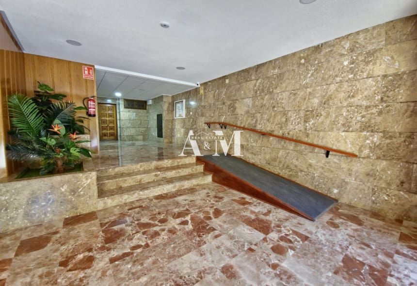 2 quarto Apartamento de Praia para arrendar em Torrevieja com piscina - 1 300 € (Ref: 10095702)