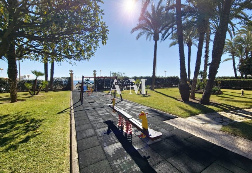 2 quarto Apartamento de Praia para arrendar em Torrevieja com piscina - 1 300 € (Ref: 10095702)