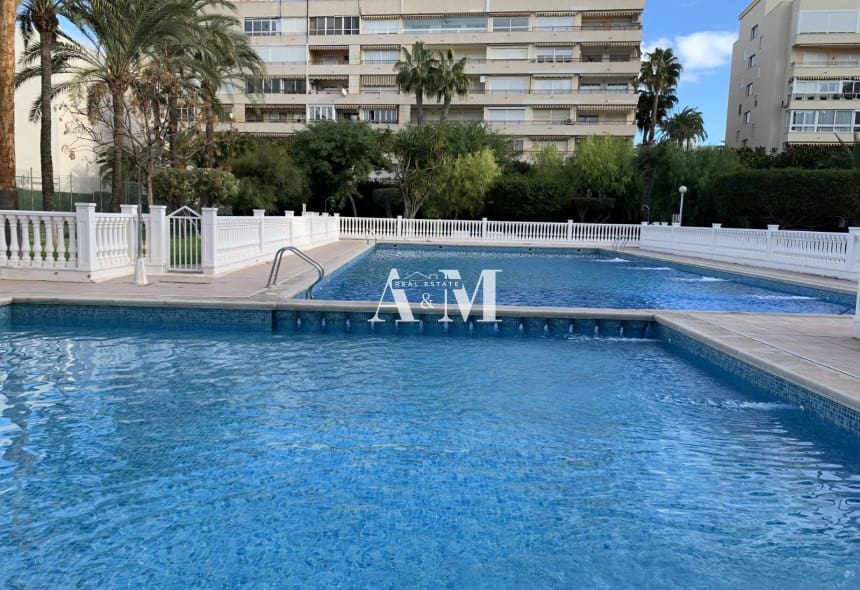 2 quarto Apartamento de Praia para arrendar em Torrevieja com piscina - 1 300 € (Ref: 10095702)