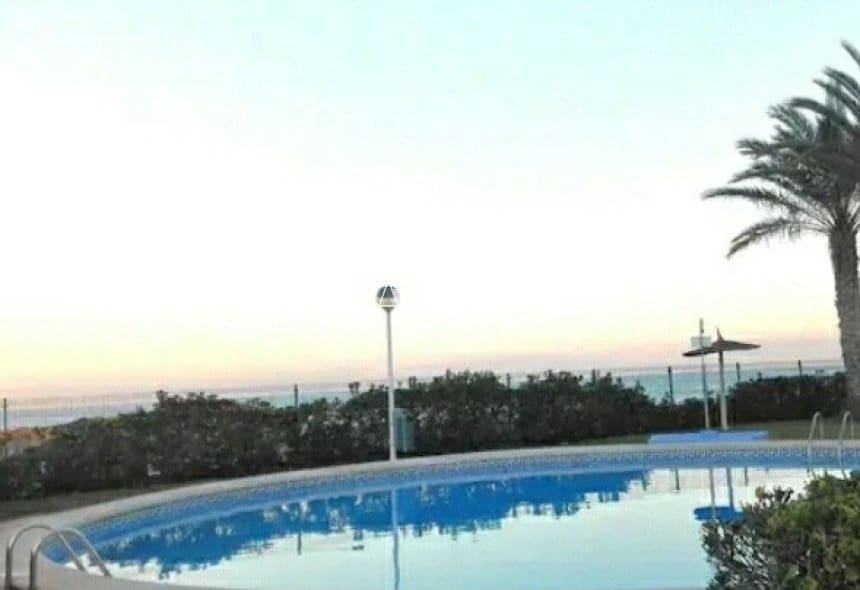 Apartamento Playa de 2 habitaciones en Orihuela Costa en alquiler con piscina - 1.050 € (Ref: 10095703)