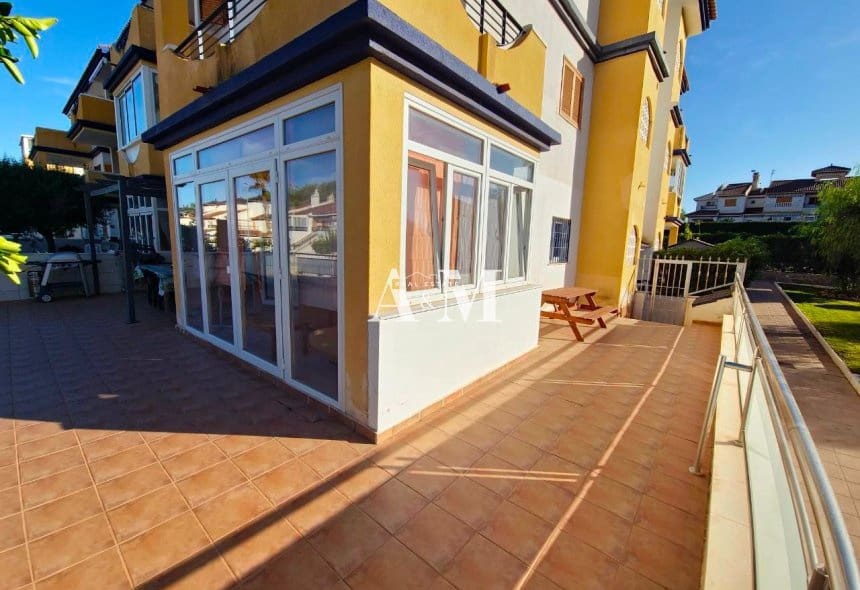 2 soveværelse Bungalow til leje i Torre de la Horadada med swimmingpool - € 800 (Ref: 10095704)