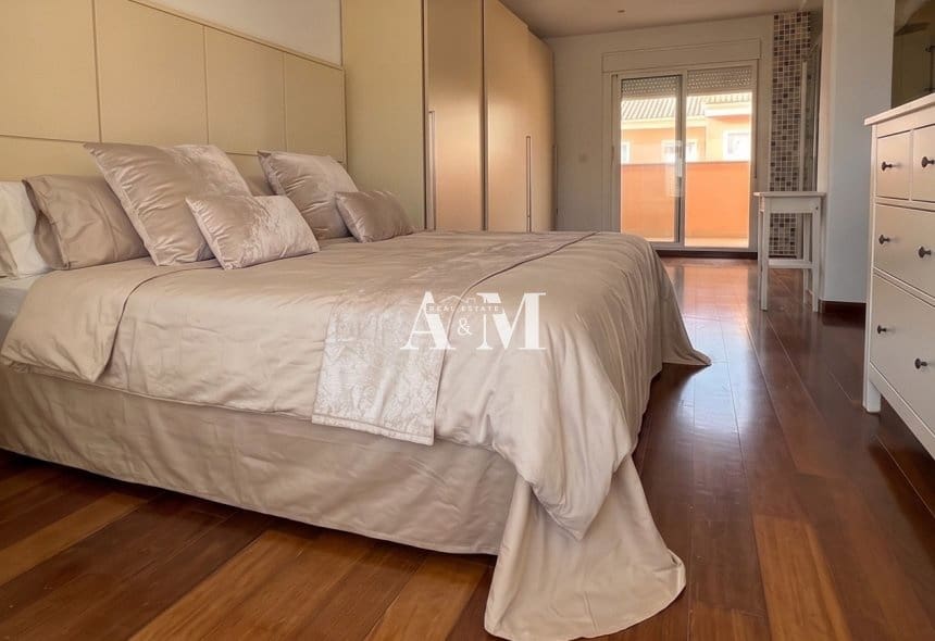 3 sovrum Radhus att hyra i Perleta med garage - 1 850 € (Ref: 10095790)
