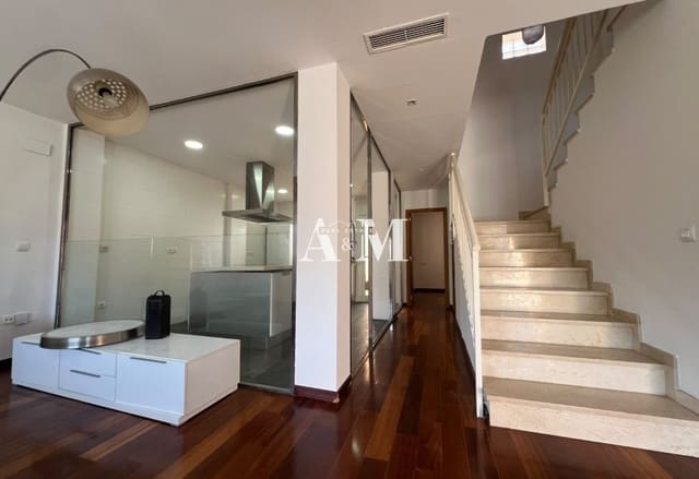 3 sovrum Radhus att hyra i Perleta, Elche / Elx med garage - 1 850 € (Ref: 10095790)