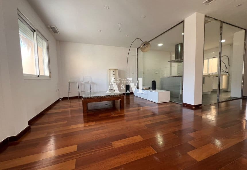 3 sovrum Radhus att hyra i Perleta med garage - 1 850 € (Ref: 10095790)
